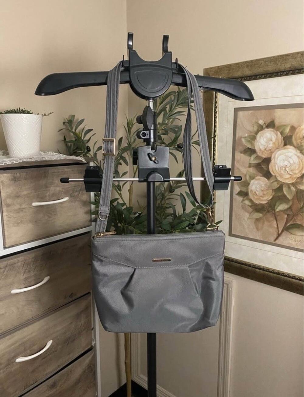 Travelon Light Weight Gray Crossbody Travel Bag Adjustable Shoulder Strap
